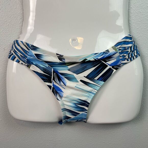 NWT La Blanca Bikini Bottoms Sizes 6 - Picture 1 of 4